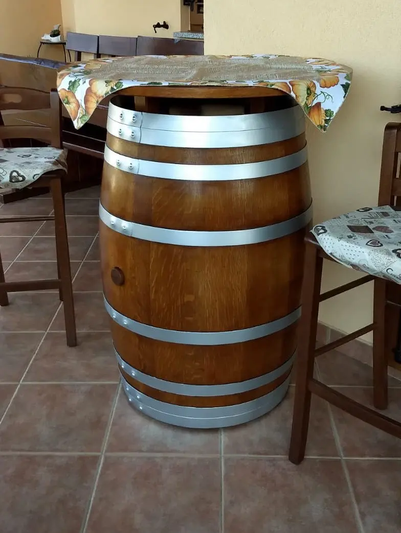 Tavolo artigianale in legno massello