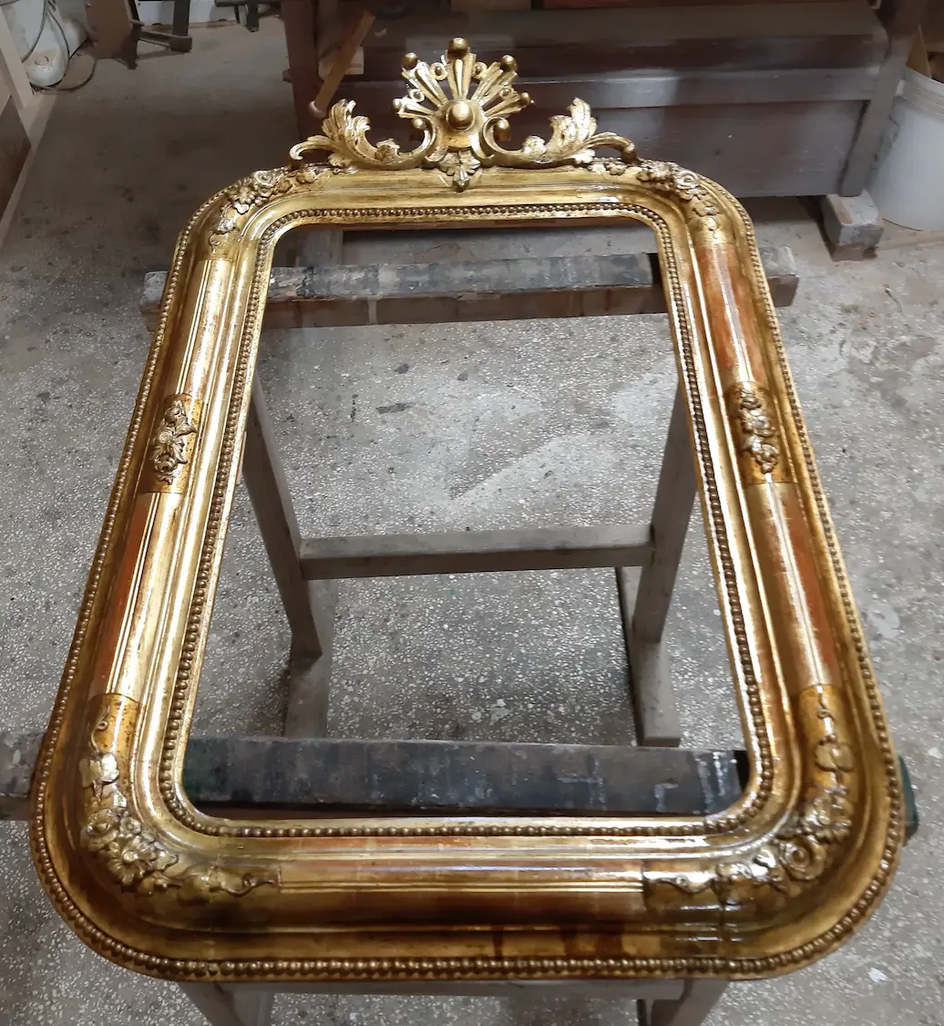 Restauro di una cornice in legno