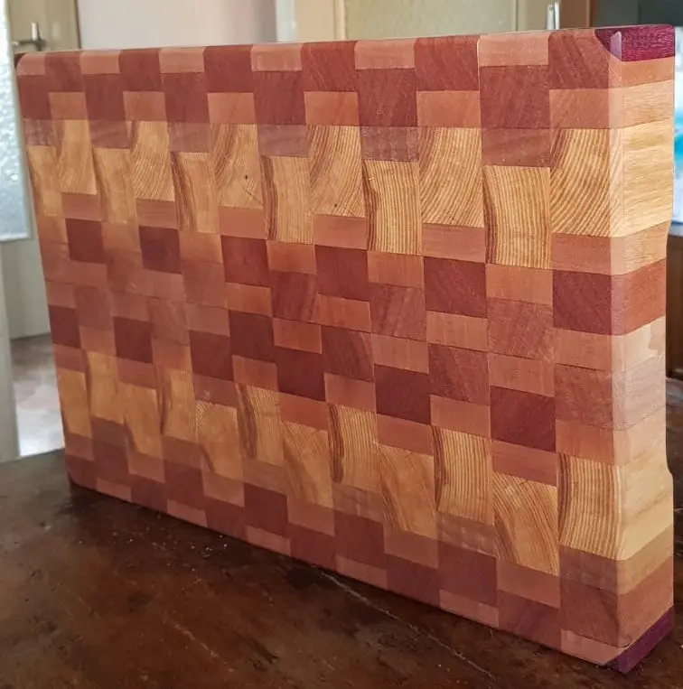 Restauro credenza antica in noce