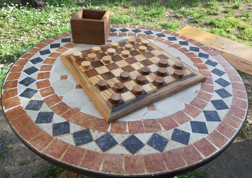 Scacchiera artigianale su misura in legno