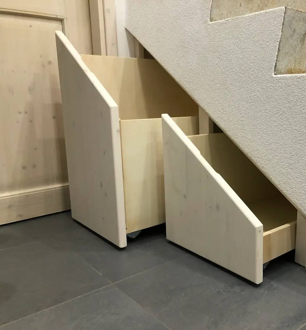 Sottoscala in legno